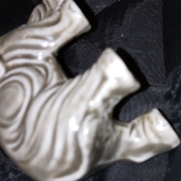 Mother and baby elephant - Picture 3 of 3